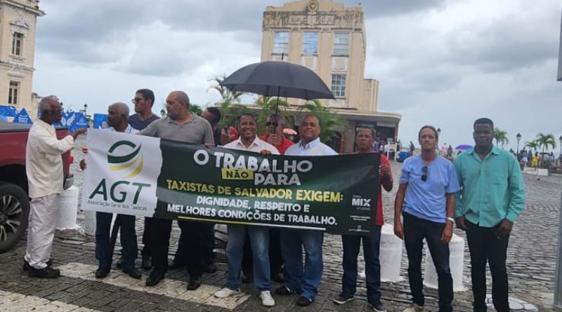 taxistas fazem manifestação na prefeitura - Foto Divulgação AGT